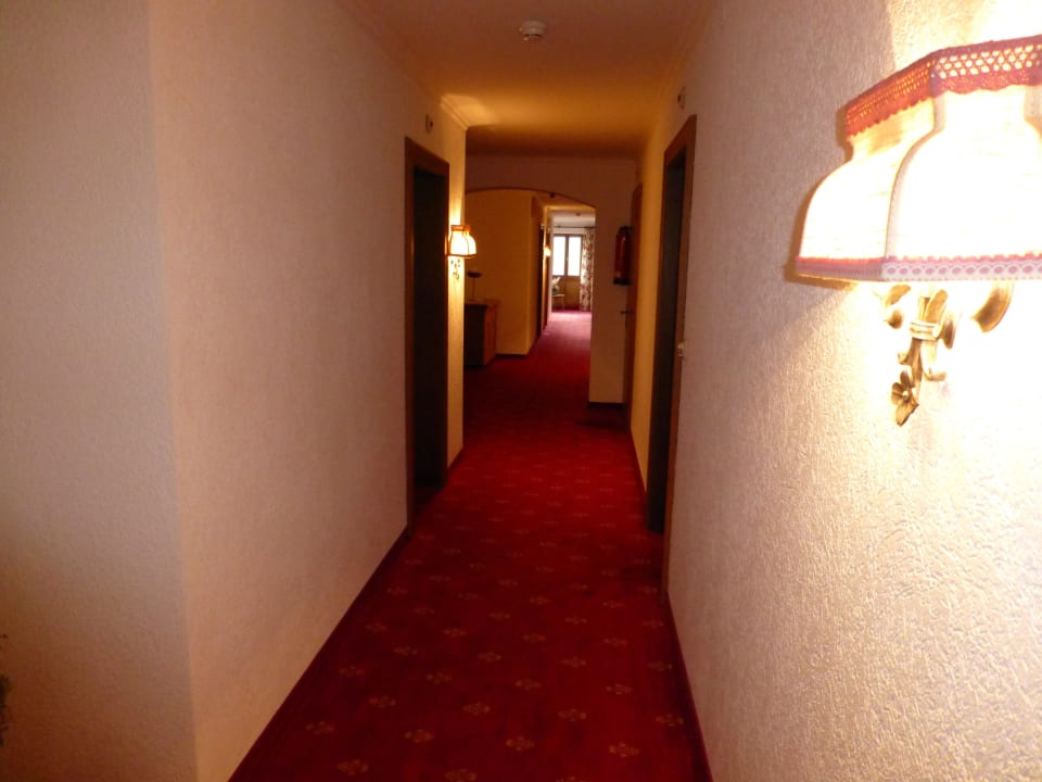 Flur 2 OG Hotel Krone Tirol