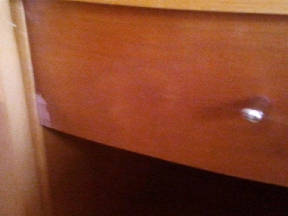 Die Möbel - Verbraucht und ungepflegt Flacalco Hotel & Apartments