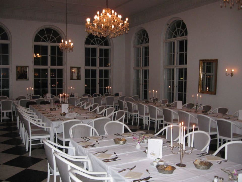 vor dem "Candlelightdinner" Hotel Schloss Storkau