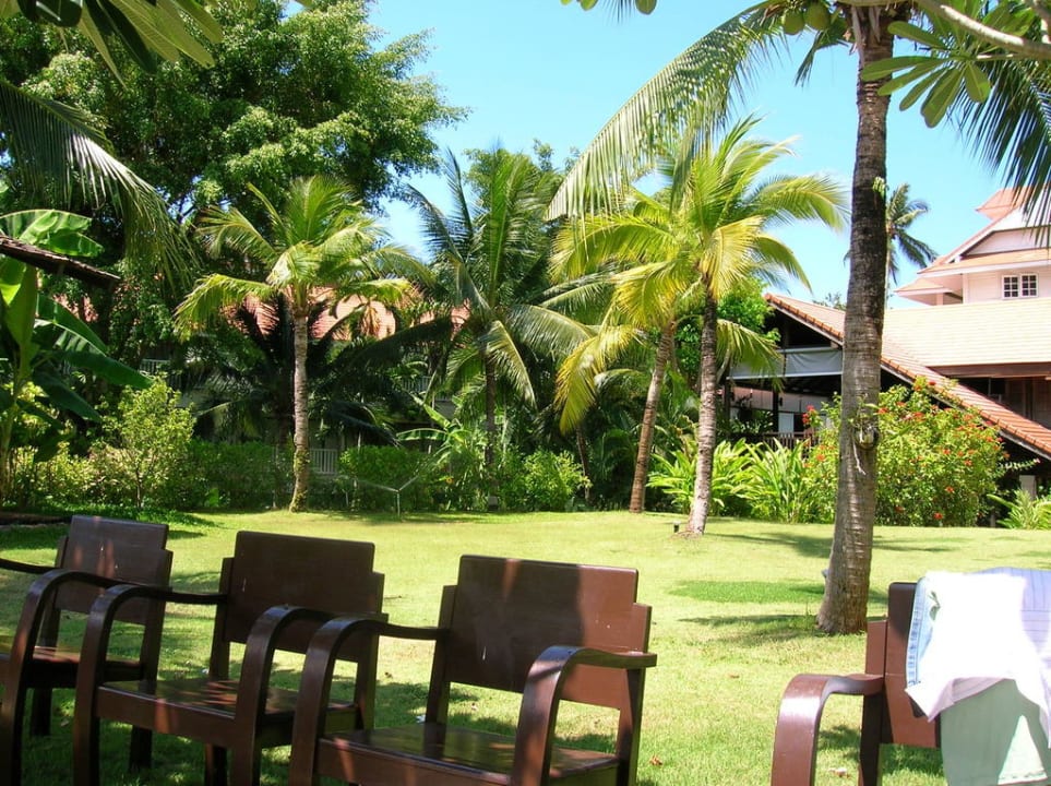 Gartenanlage neben dem Coral-Pool Aonang Villa Resort