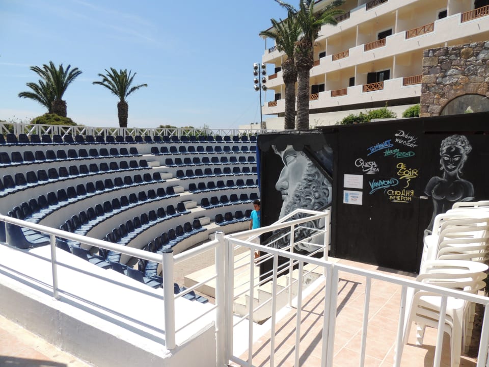 Theater Mitsis Ramira