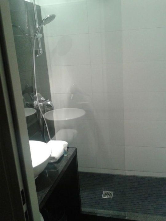 Badezimmer Motel One Hamburg-Altona