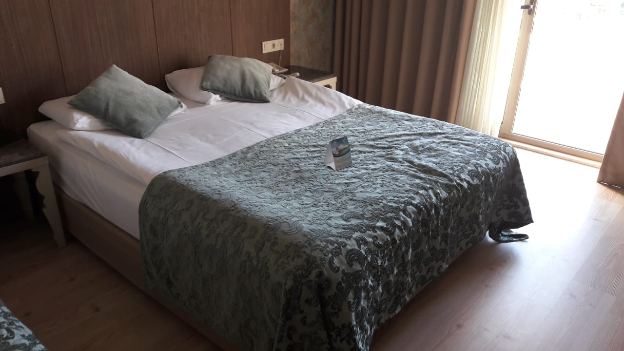 Zimmer Port Side Resort Hotel