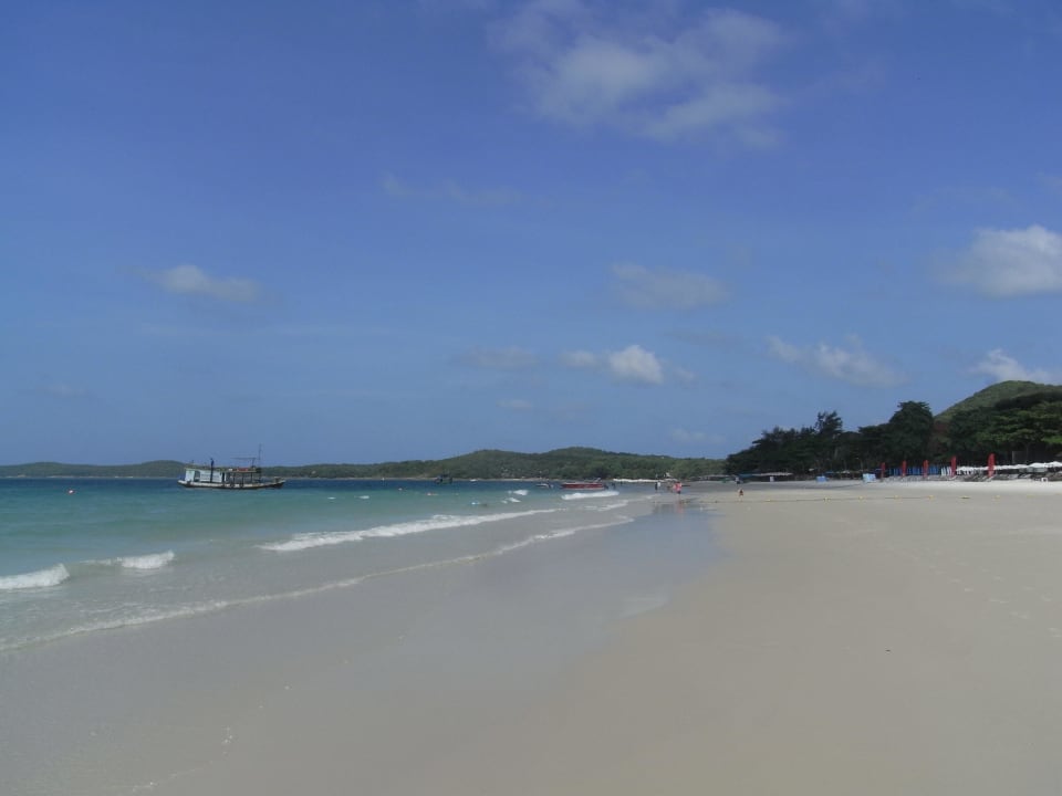Toller Strand mit wenig Leute im Mai Sai Kaew Beach Resort