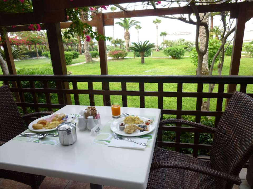 So kann man das Frühstück geniesen Hara Nissi Beach