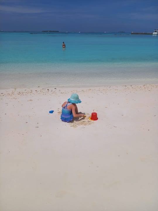 Strand Sheraton Maldives Full Moon Resort & Spa