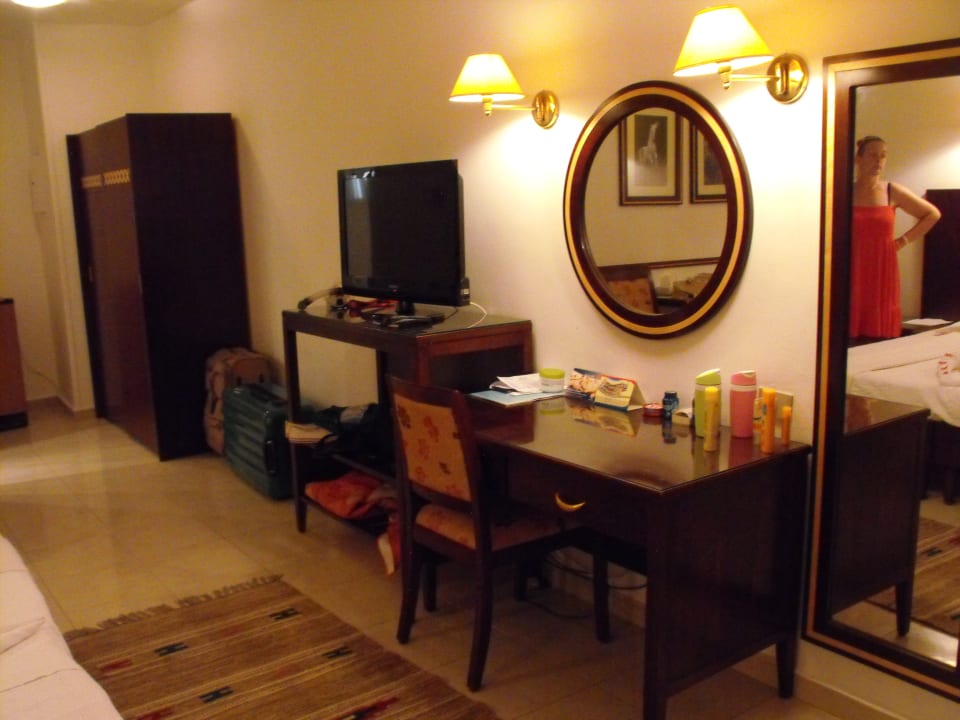 Zimmer Menaville Safaga