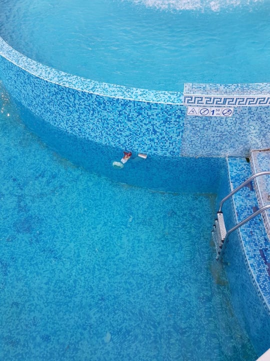 Pool Imperial Palace Hotel