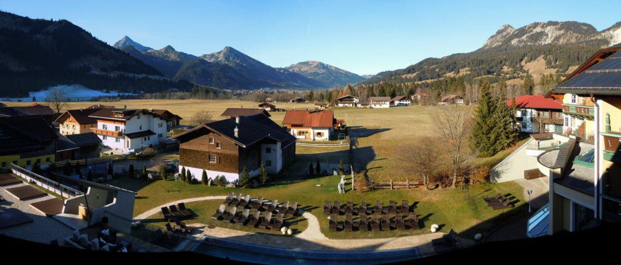 Engelblick über das Tannheimertal Wellnesshotel Engel