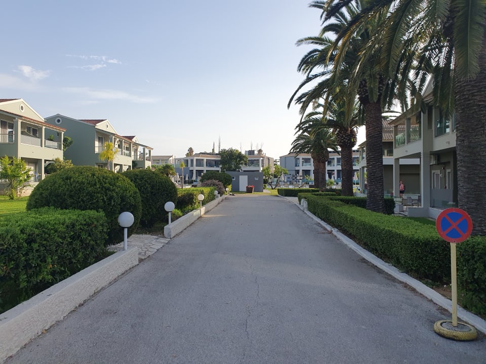 Gartenanlage Acharavi Beach Hotel
