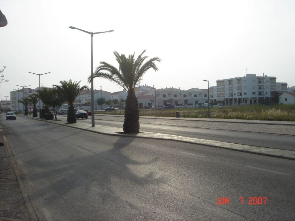 vor dem Hotel Ozadi Altura Beach Resort