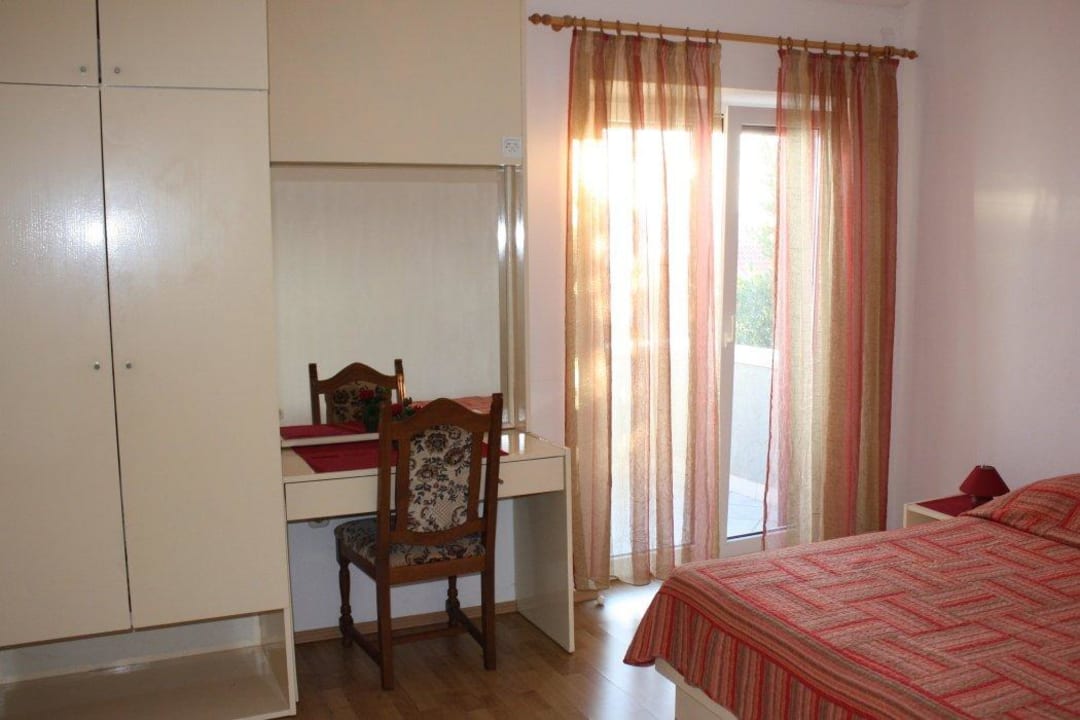 Schlafzimmer links Apartments Račić