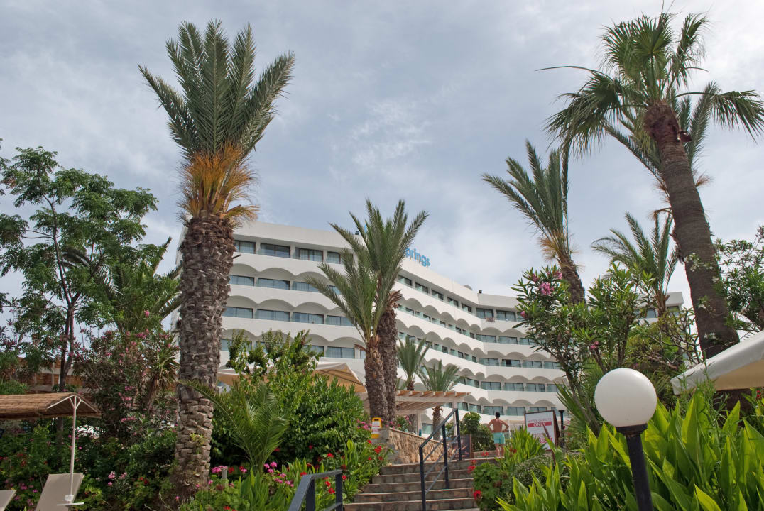 Außenansicht Crystal Springs Beach Hotel