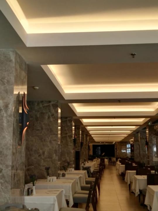 Teil des neu gestalteten Hauptrestaurants (innen) Xanadu Resort Hotel