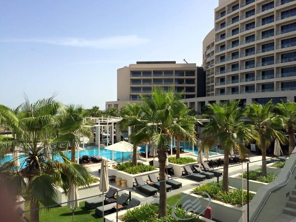 Pool Crowne Plaza Hotel Yas Island