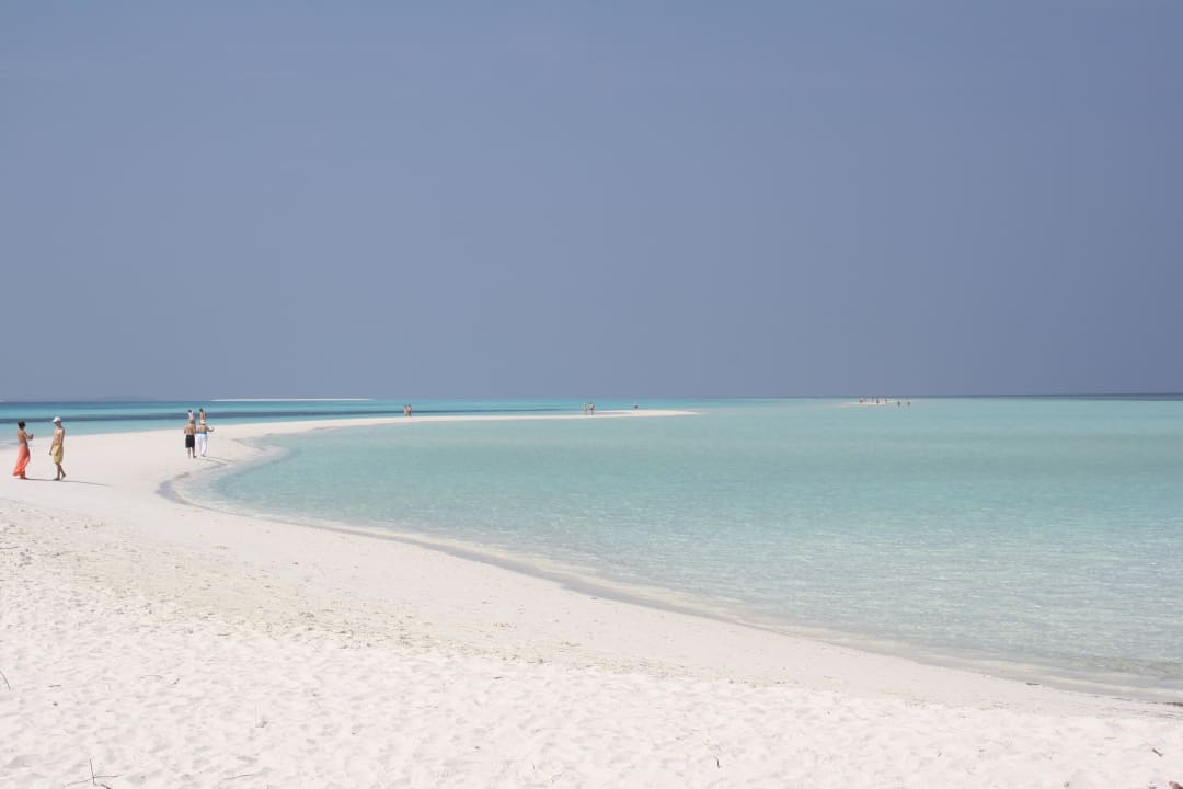Sehr schöner Strand Kuredu Island Resort & Spa