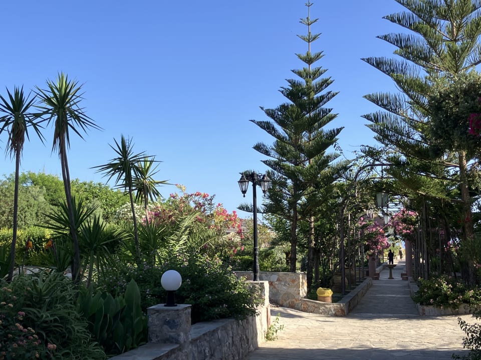 Gartenanlage Orpheas Resort - Adults Only
