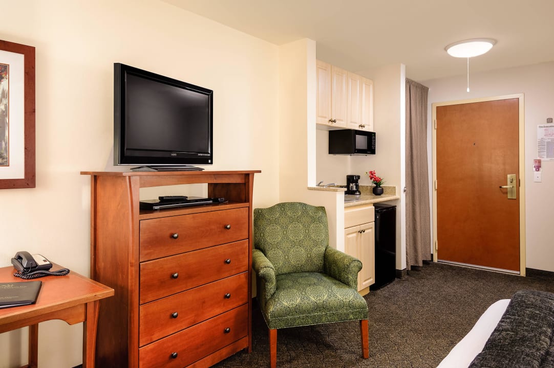 Guest Room - Kitchenette Mediterranean Inn