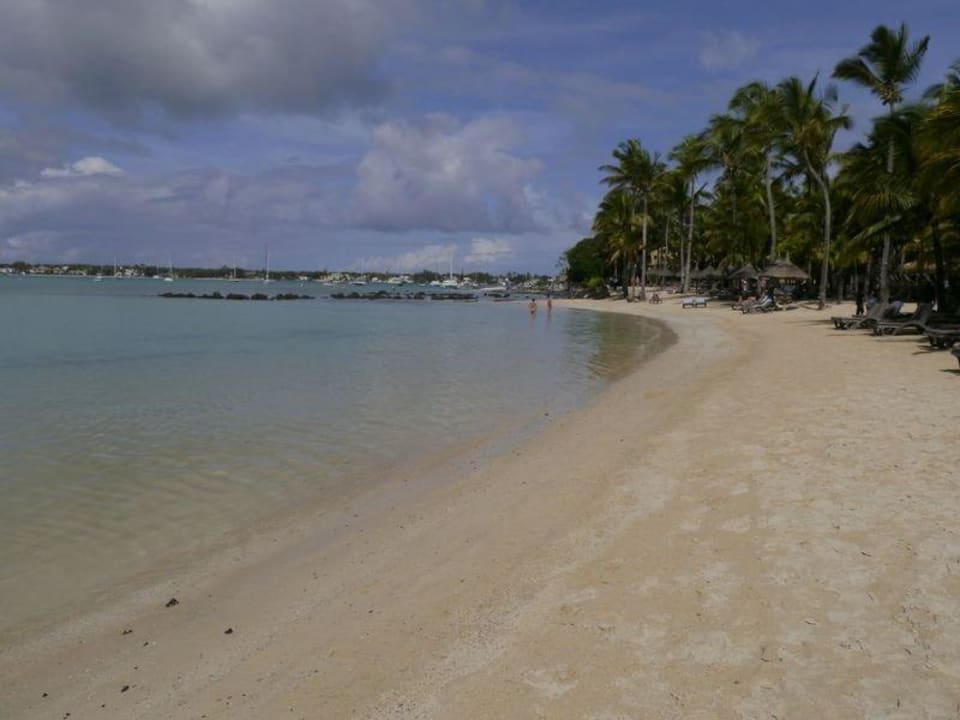 Hatte man für sich - nach einem kurzen Schauer Mauricia Beachcomber Resort & Spa