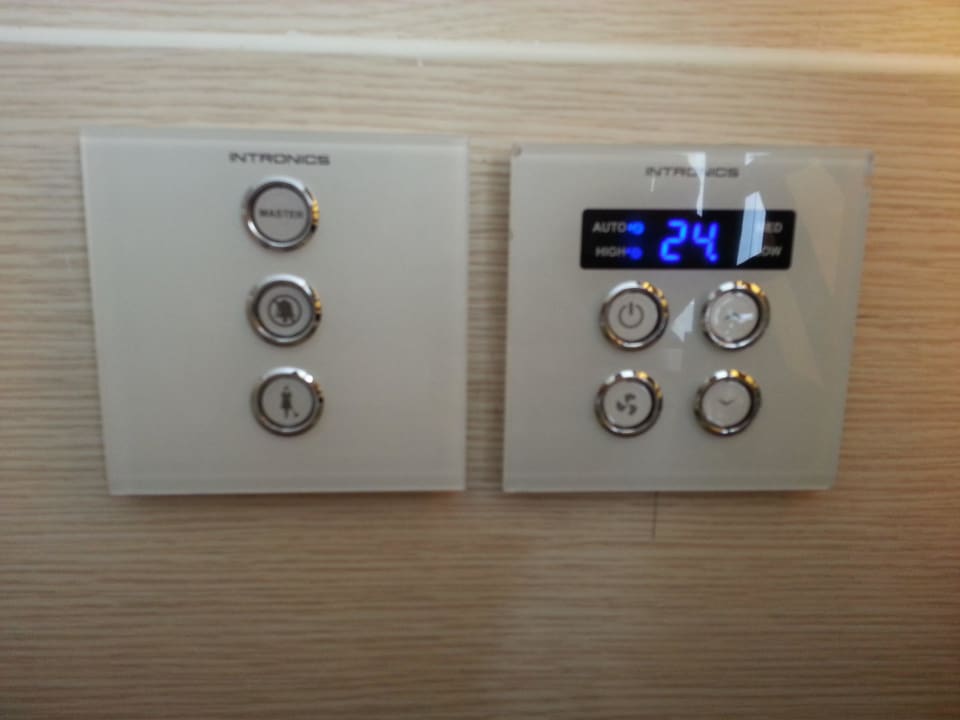 Steuerung der Klima etc.  Andaman Embrace Patong