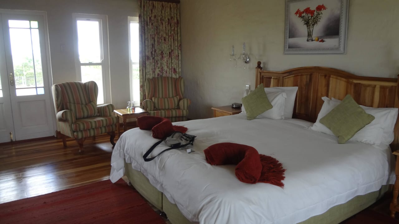 Gemütliches Bett Hotel Zuurberg Mountain Inn