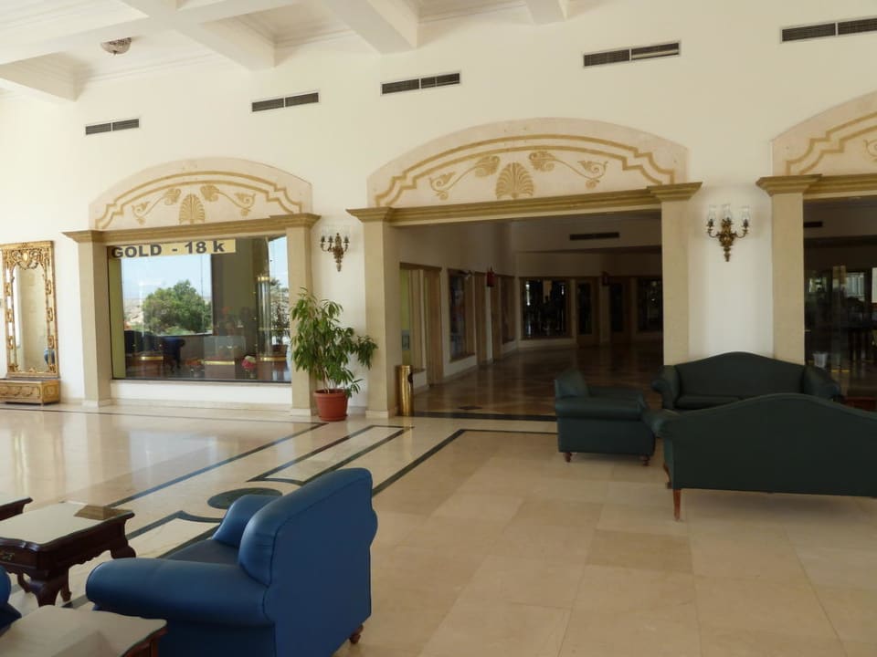 Lobby und "Geschäfte" Brayka Bay Resort