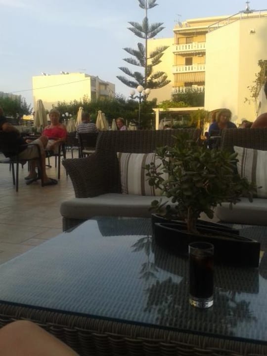 Innenhof / beim Pool Hotel Theartemis Palace