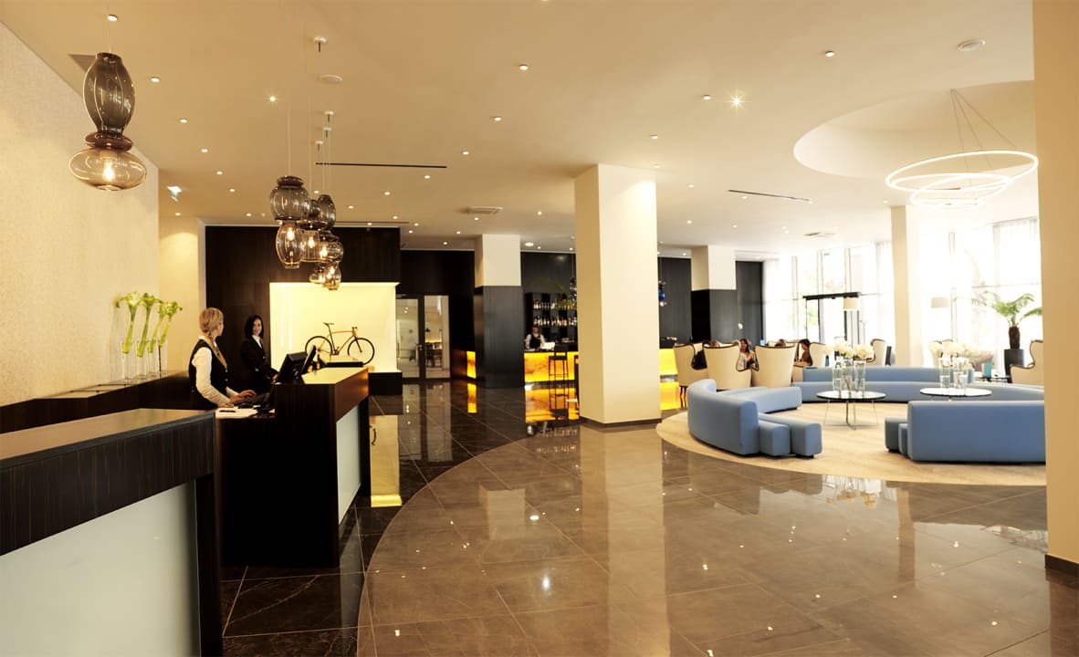 Lobby Hotel Slovenija - LifeClass Hotels