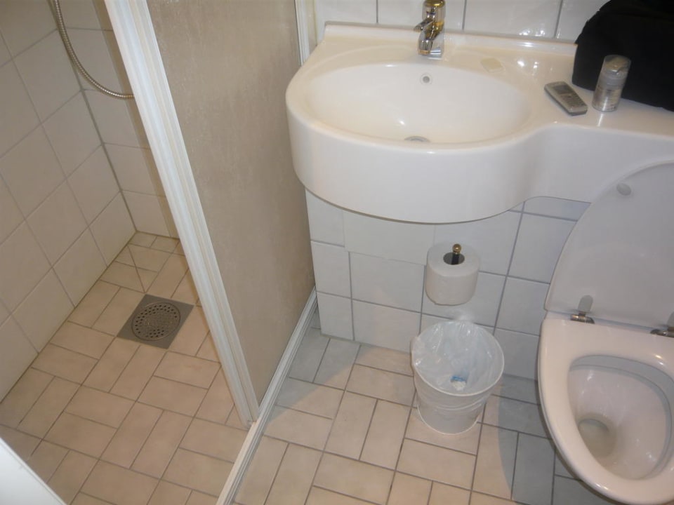 Dusche und WC Klækken Hotell