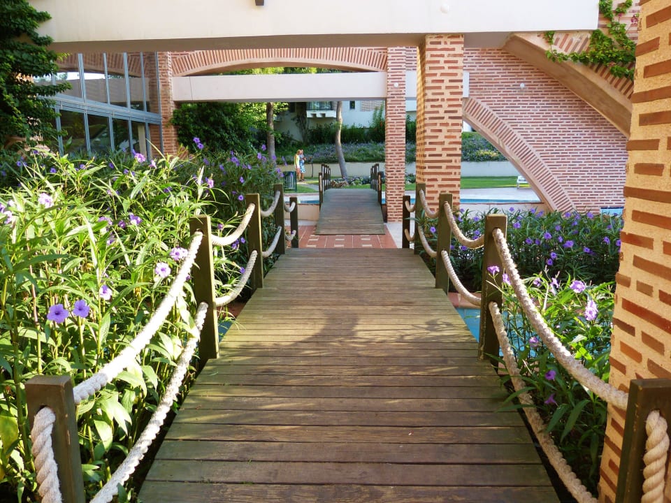 Durchgang zu den Restaurant und Hotel Limak Limra Hotel & Resort