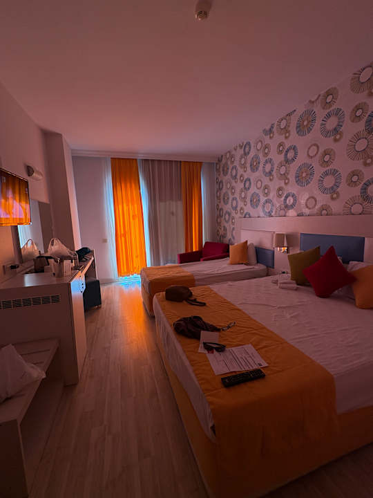 Zimmer Ramada Resort by Wyndham Side