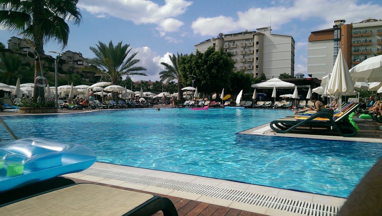 Liege am Pool My Home Resort
