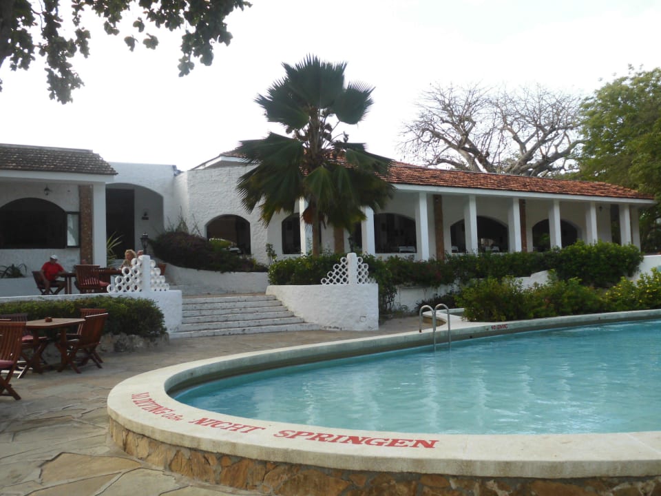 Aussicht Pool und Hotel Hotel Diani Sea Lodge