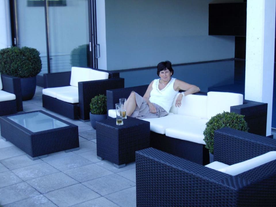 Terras voor het zwembad Hotel Oberhofer