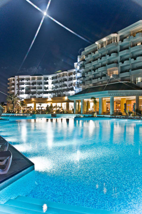 Pool bei Nacht Iberostar Selection Royal El Mansour