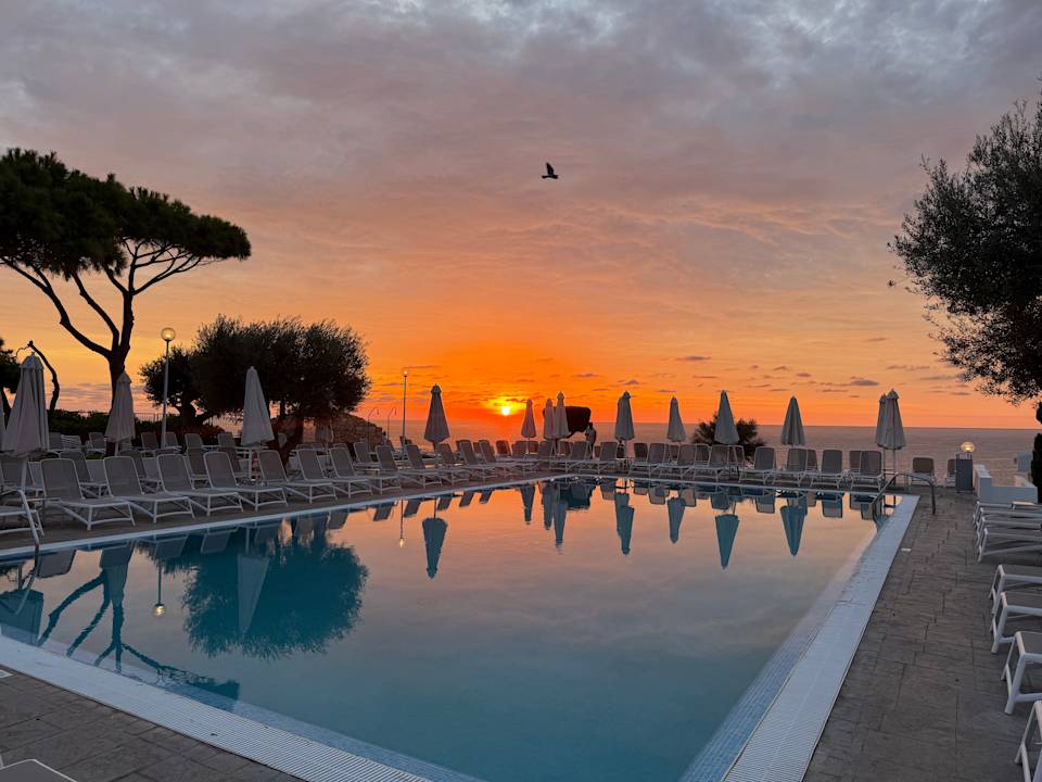 Pool blau punta reina