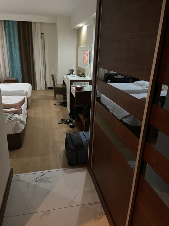 Zimmer Seaden Sea World Resort & Spa