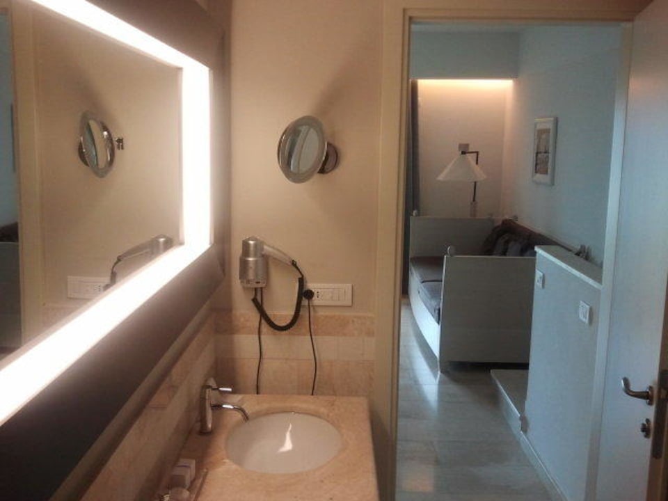 Großes und sauberes Bad Grande Baia Resort & Spa