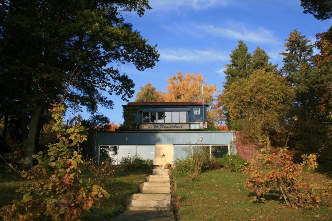 Gartenansicht der Villa Amy's Wohlfühlvilla