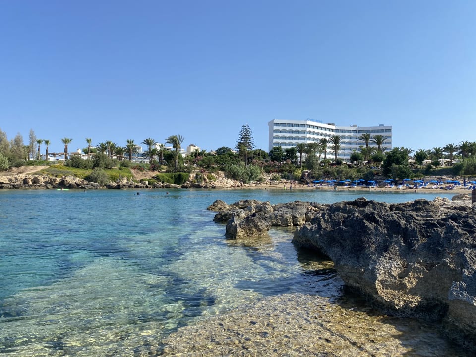 Außenansicht Crystal Springs Beach Hotel