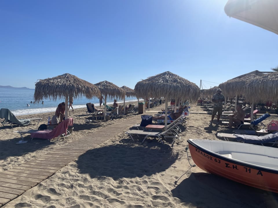 Strand Petousis Hotel & Suites