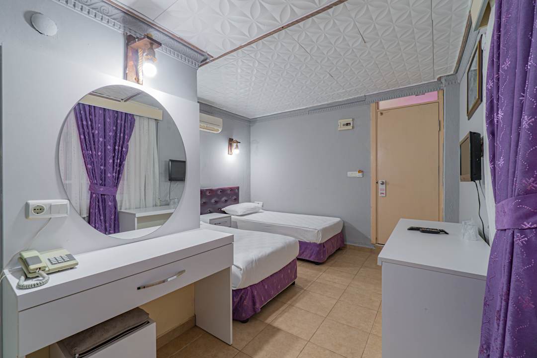 Zimmer Sayanora Hotel