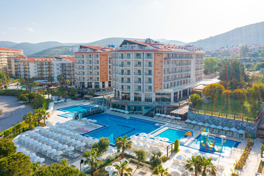 Außenansicht Ramada Resort Kusadasi & Golf