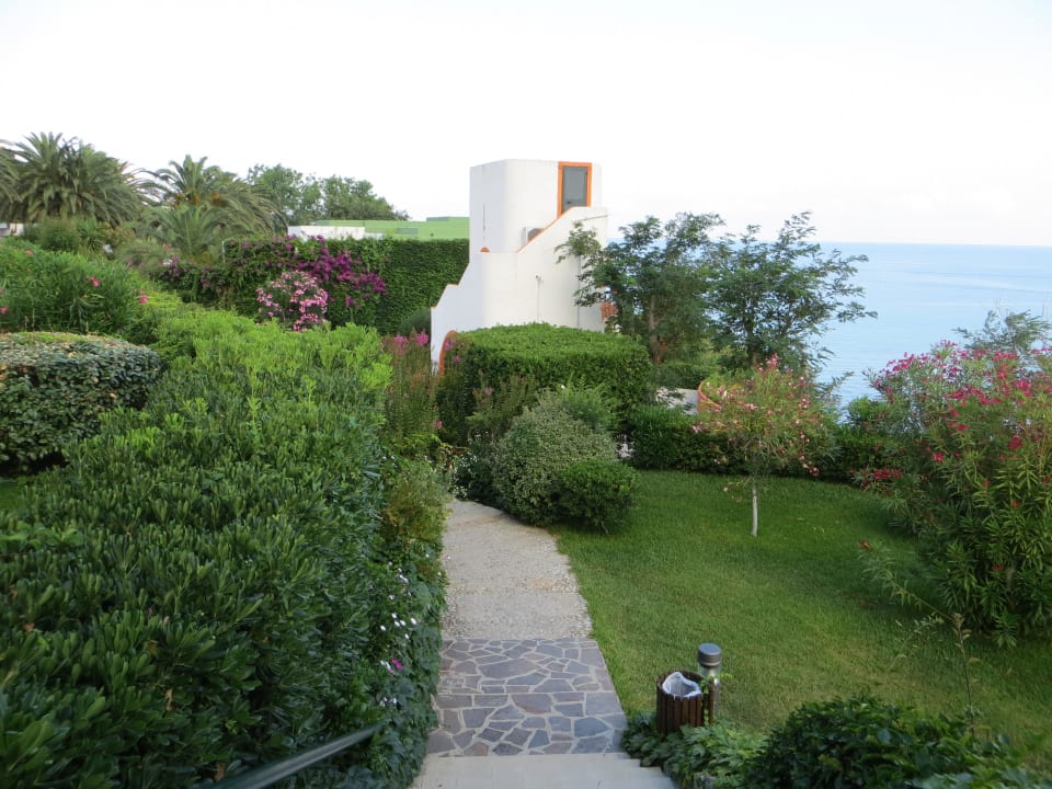 Weg zum Strandaufzug Aldiana Club Rocca Nettuno Calabria