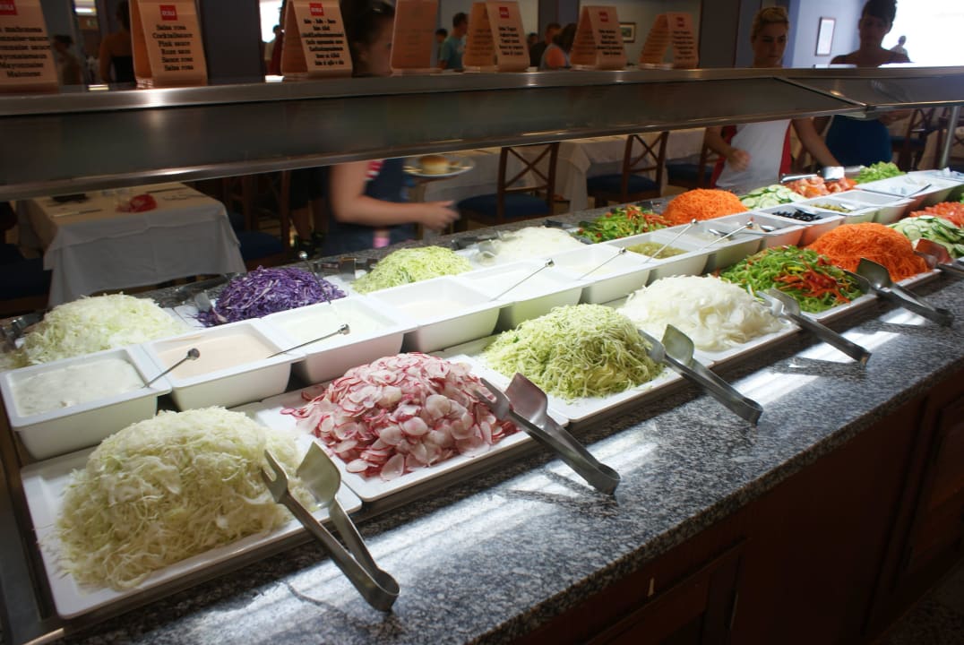 Täglich zweimal frische Salate Hotel Riu Oliva Beach - Hotel