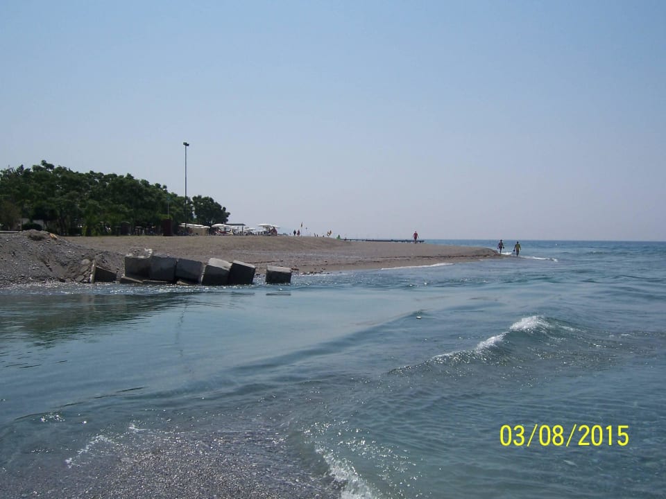 Bergfluß, Strömung Richtung Hotel Labranda Alantur Resort