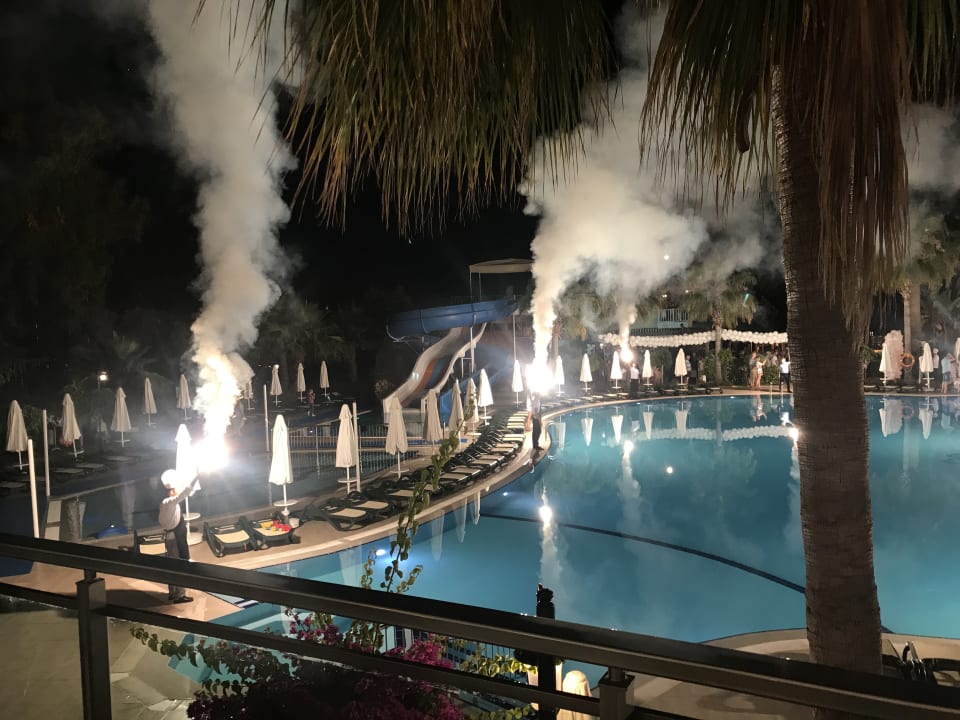 Pool Bella Resort & Spa