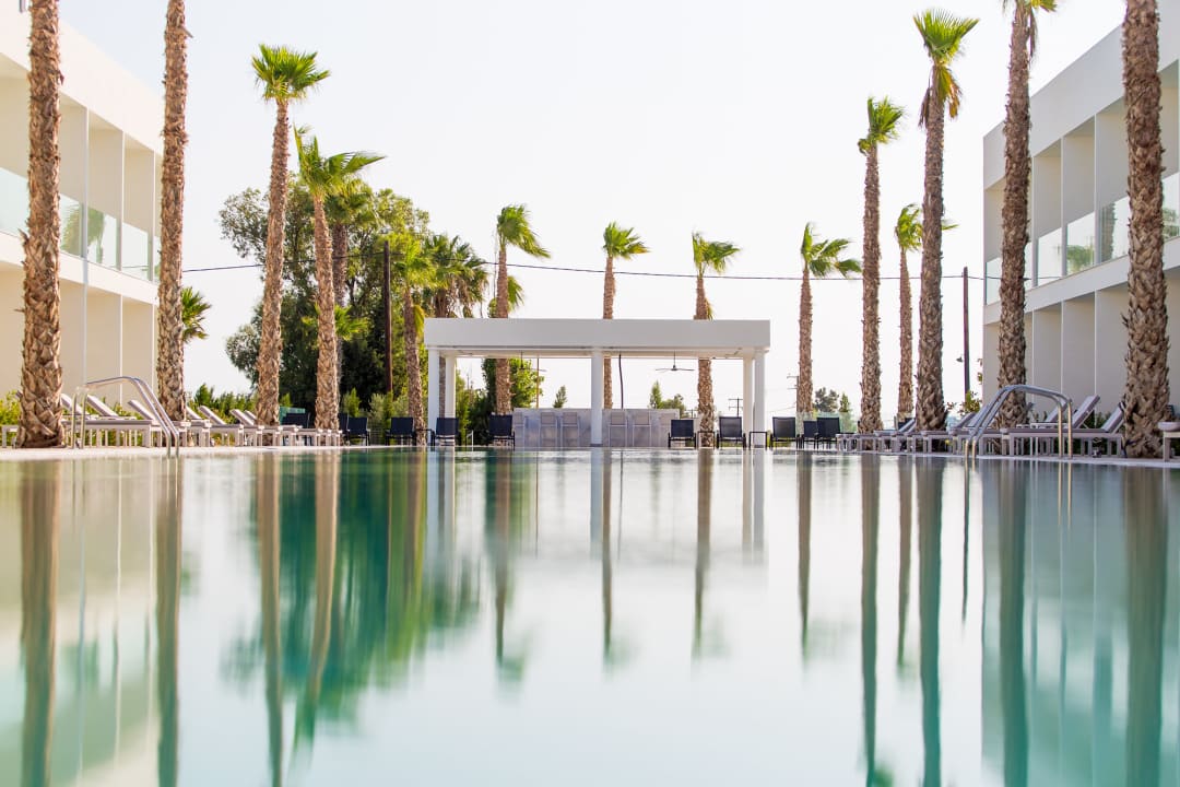 Pool White Dreams Resort & Anex