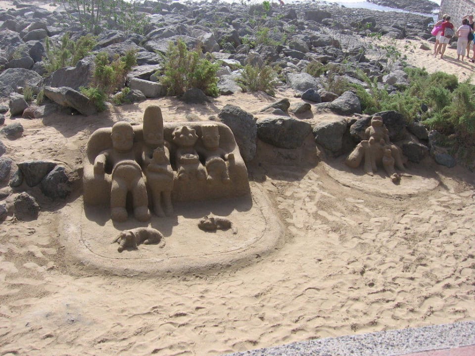 Die Simpsons aus Sand Lopesan Costa Meloneras, Resort & Spa
