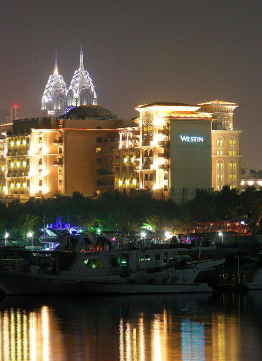 Westin bei Nacht The Westin Dubai Mina Seyahi Beach Resort & Marina